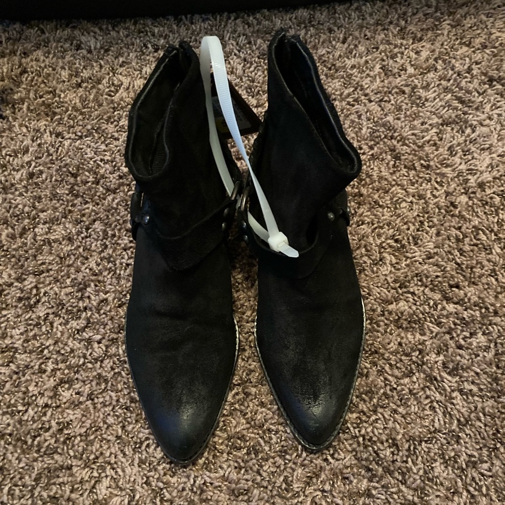 Vintage 7 Black Boots